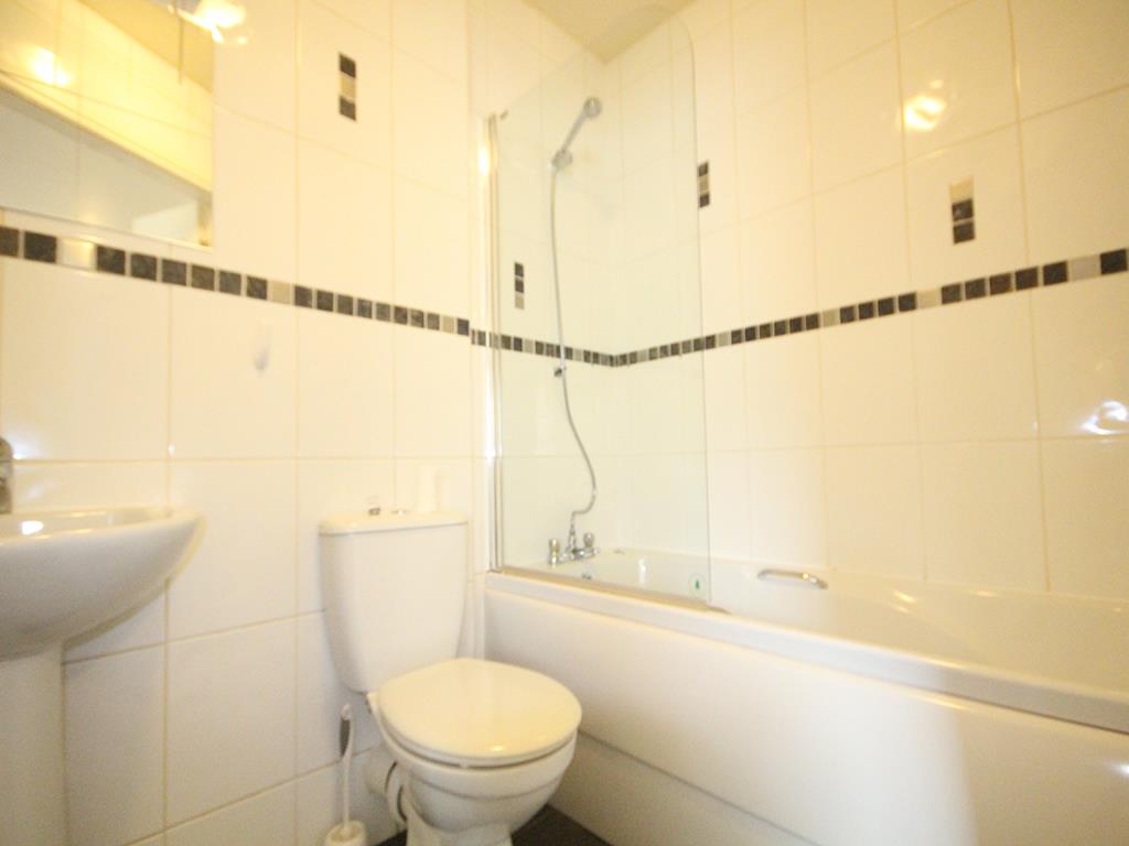 2 bedroom flat To Let in Burnley - IMG_1674.jpg